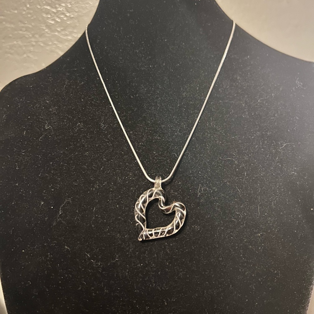 Glass Black/Silver Heart Pendant Necklace‎